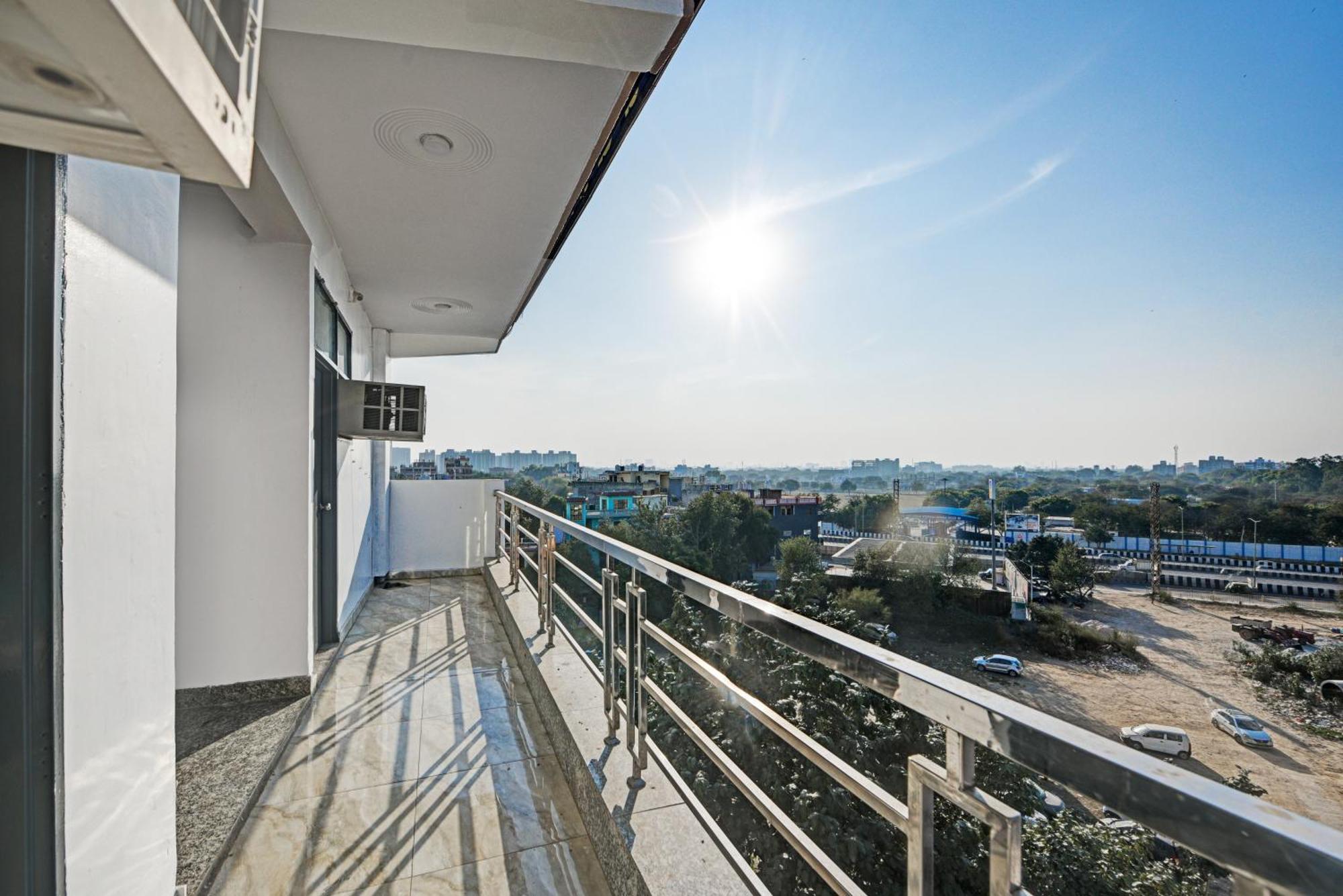 Royal Spark Inn1 - Medicity Gurugram, Near Medanta Hospital Gurgaon Eksteriør bilde
